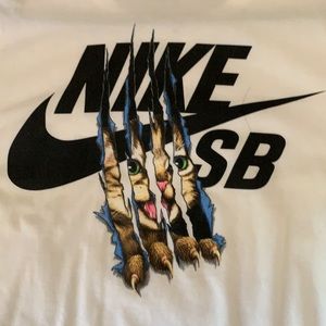 Nike SB dry-fit tee athletic cut cat